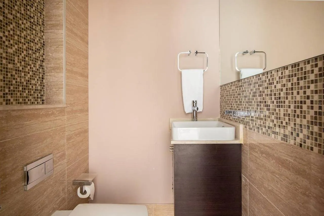 Frank Porter - Mon Reve Apartment Dubai
