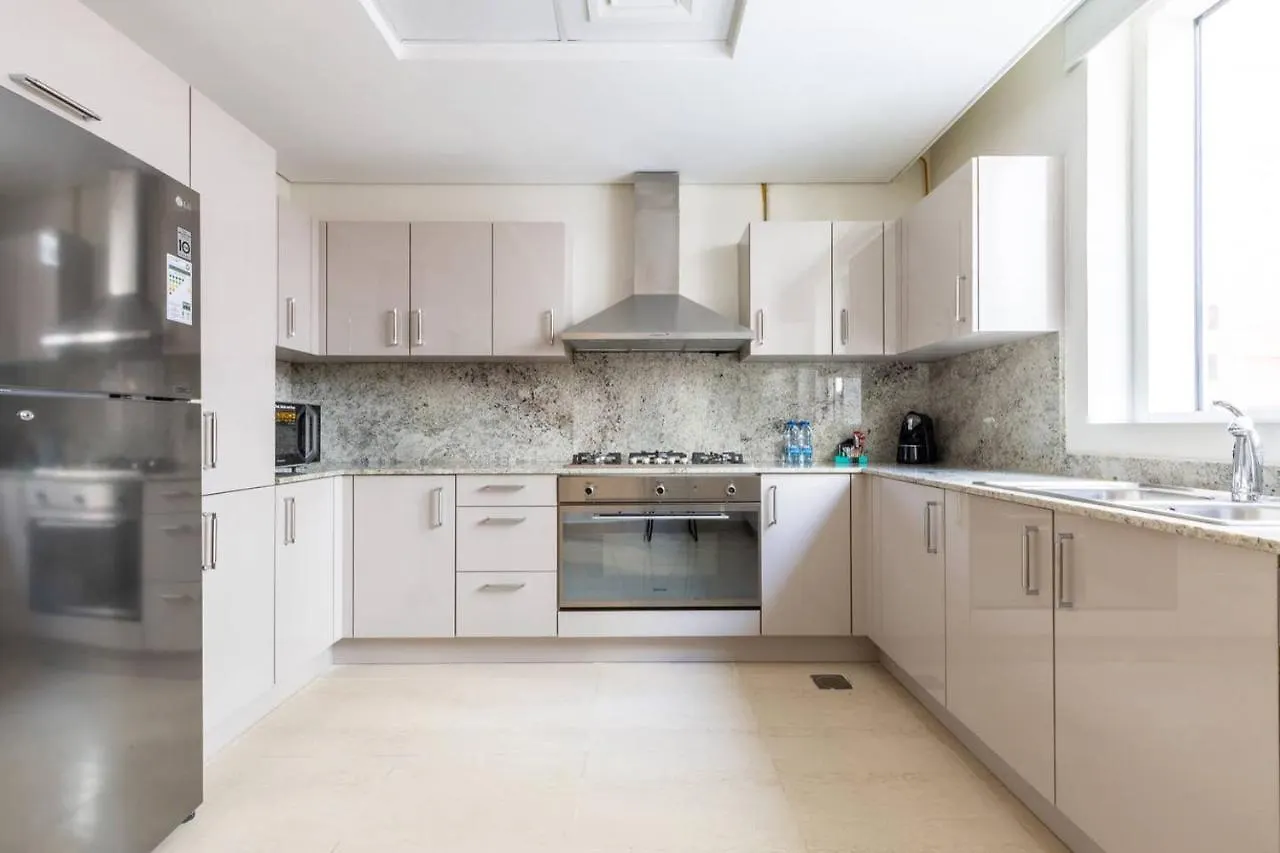 Frank Porter - Mon Reve Apartment Dubai 0*,