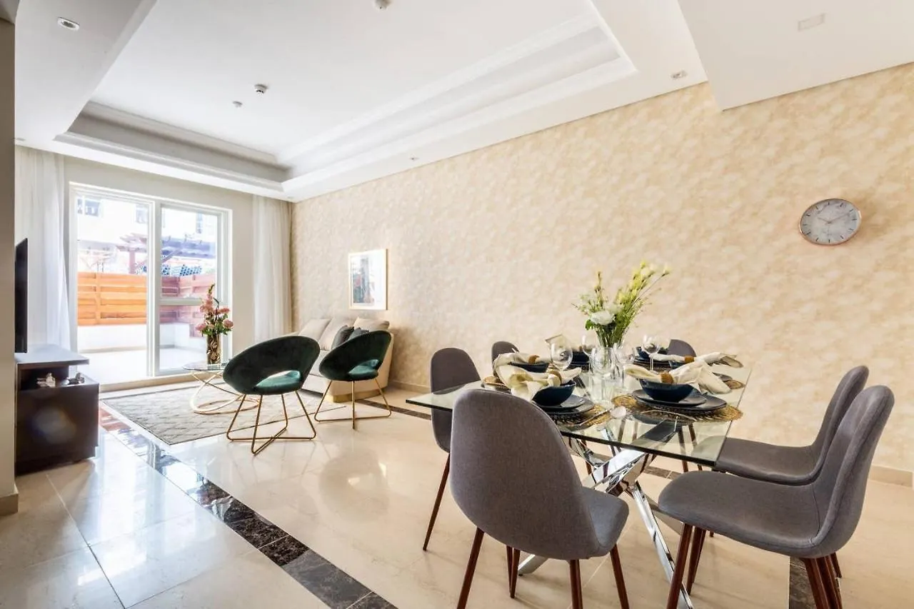 Frank Porter - Mon Reve Apartment Dubai United Arab Emirates